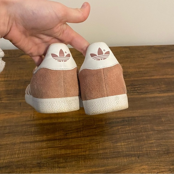 Adidas Gazelle Salmon Pink Sneakers size 8 - Picture 5 of 8